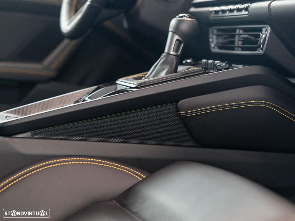 Porsche 911 (992) - 32