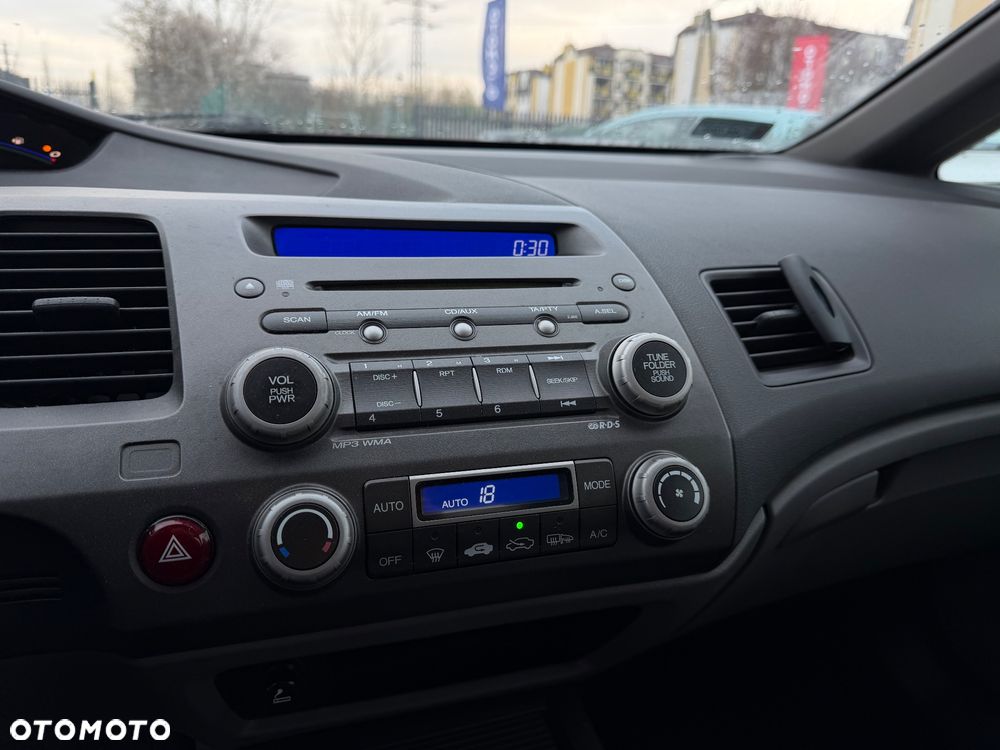 Honda Civic 1.8 Executive - 21