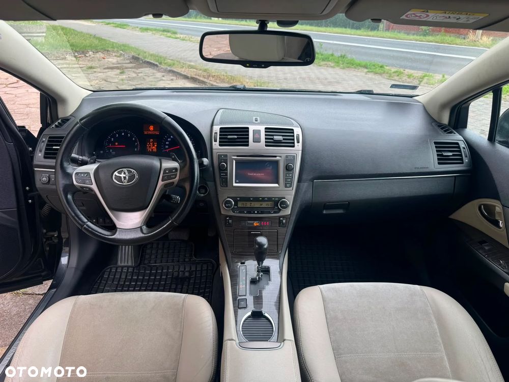 Toyota Avensis 2.0 Premium MS - 17