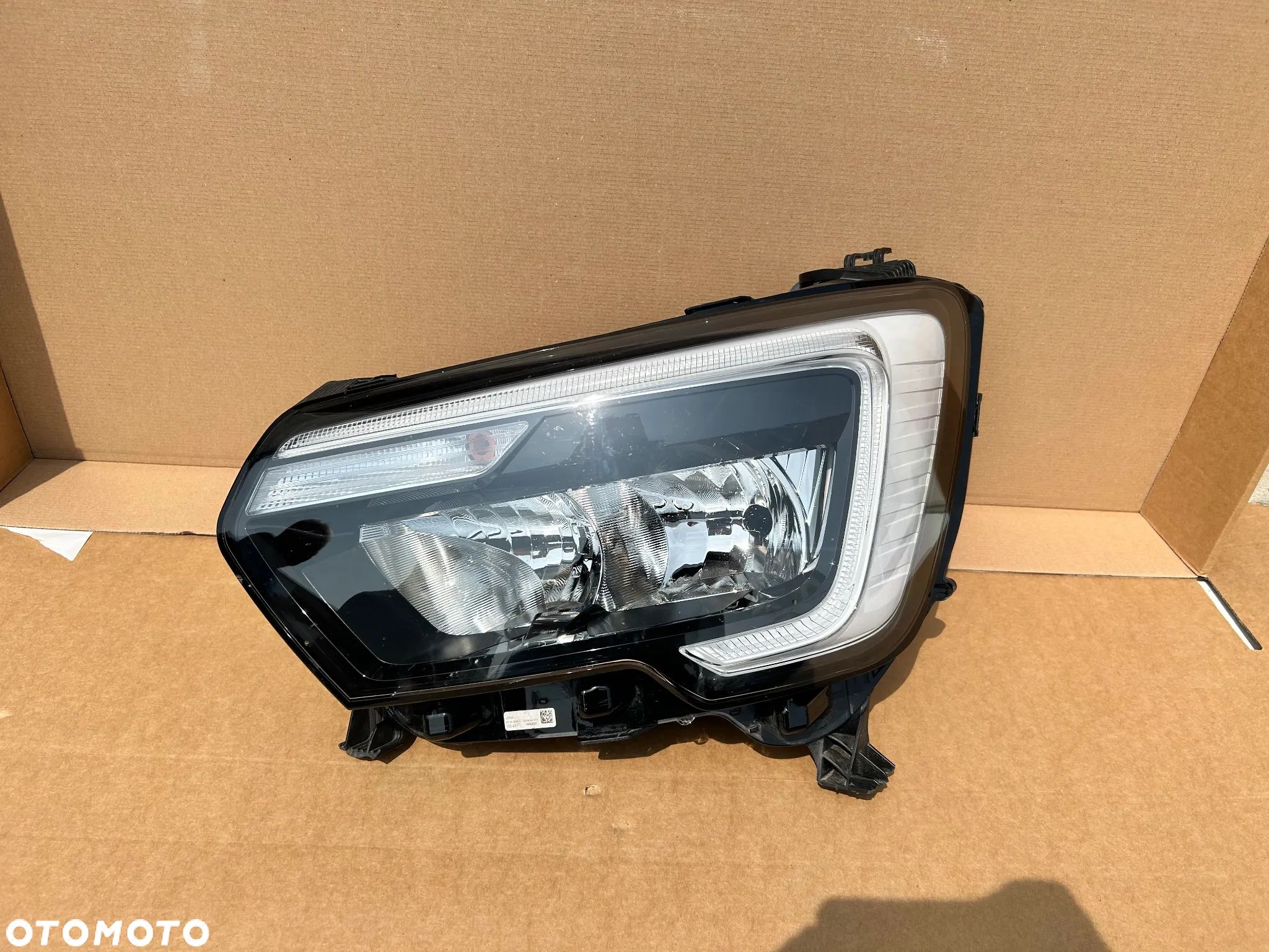 RENAULT MASTER 4 IV LED 260607867R LAMPA REFLEKTOR PRZÓD LEWA - 1