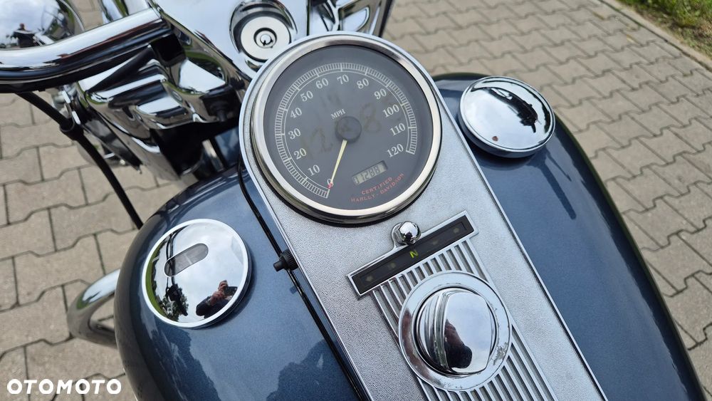 Harley-Davidson Touring Road King - 10