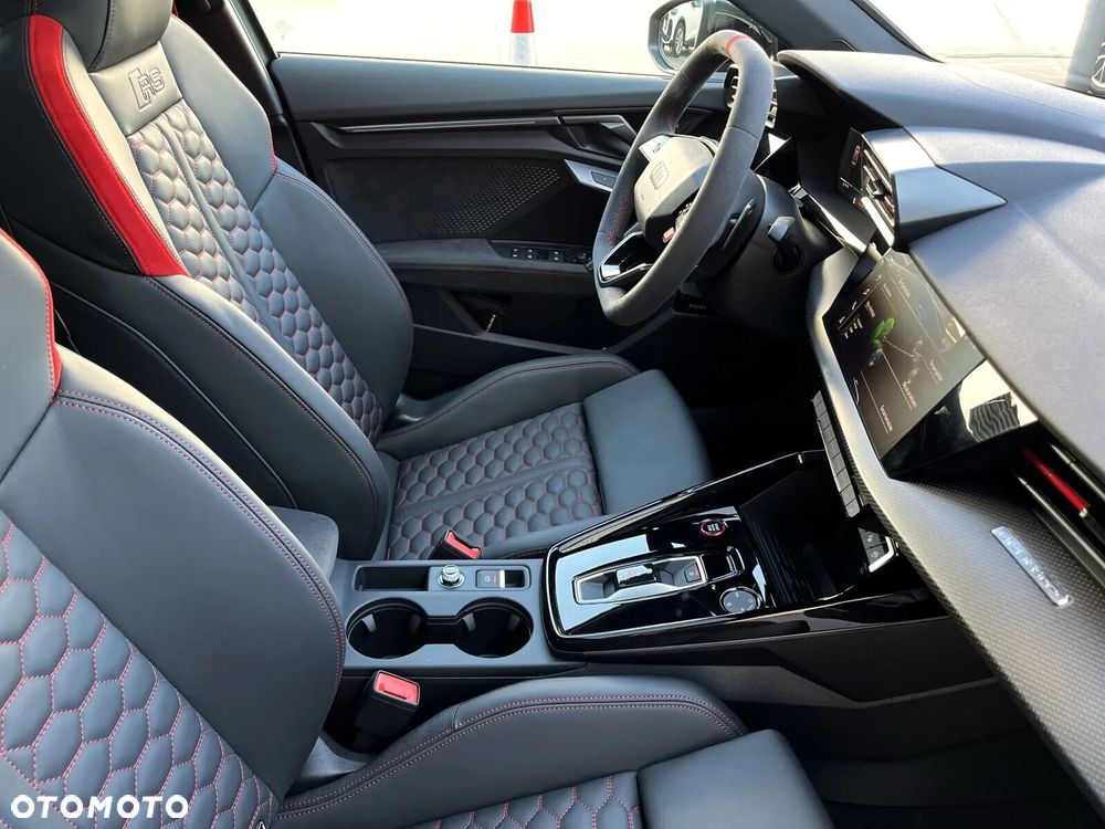 Audi RS3 Limousine - 17