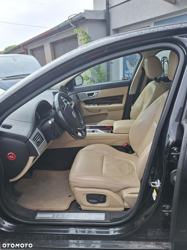Jaguar XF 2.2 D Luxury - 4