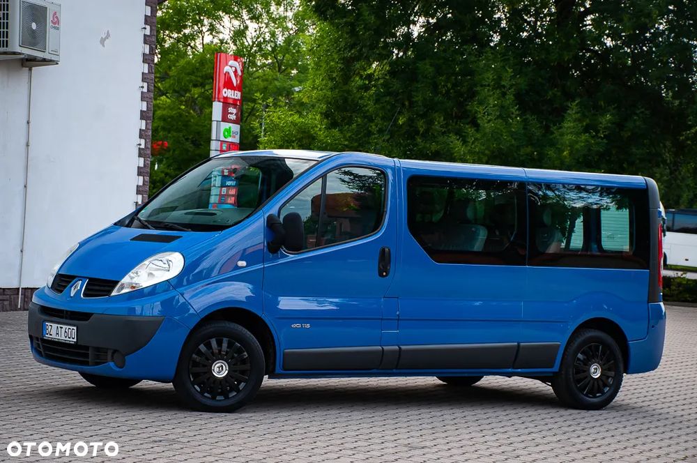 Renault Trafic 2.0 dCi 115 FAP Grand Passenger Black Edition - 12
