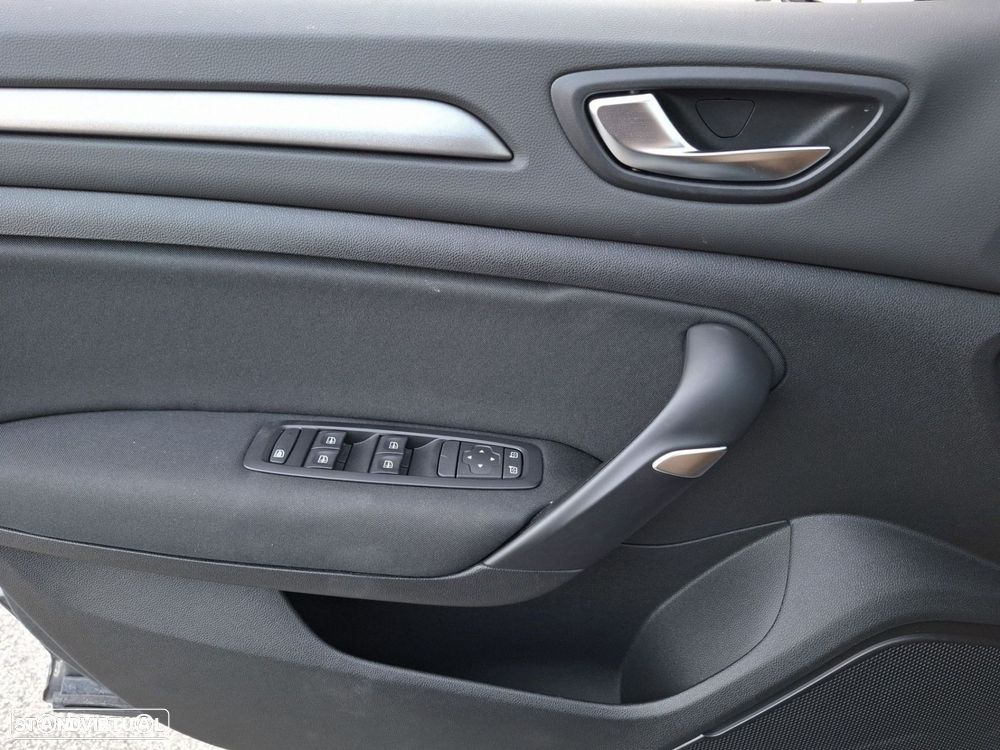 Renault Mégane 1.5 Blue dCi Equilibre EDC - 18