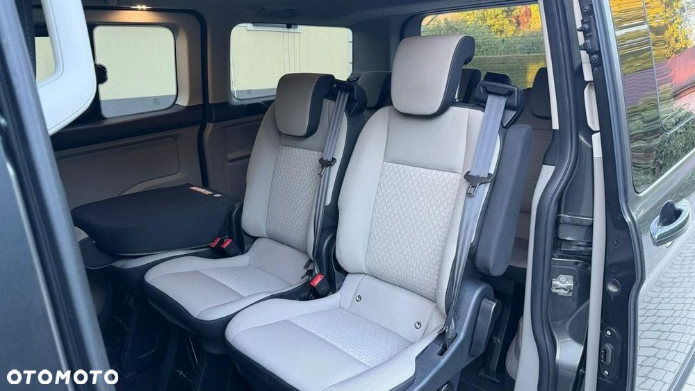 Ford Tourneo Custom - 20
