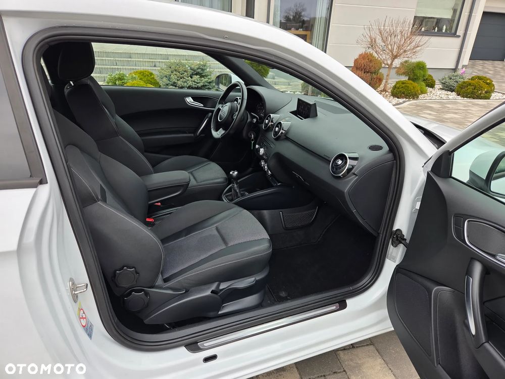 Audi A1 3-drzwiowe 1.2 TFSI S line edition m S line Sportpaket - 24
