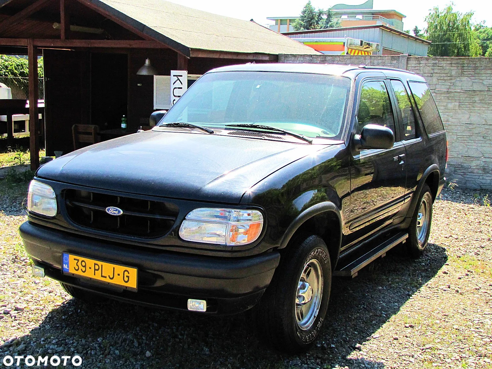 Ford Explorer - 4