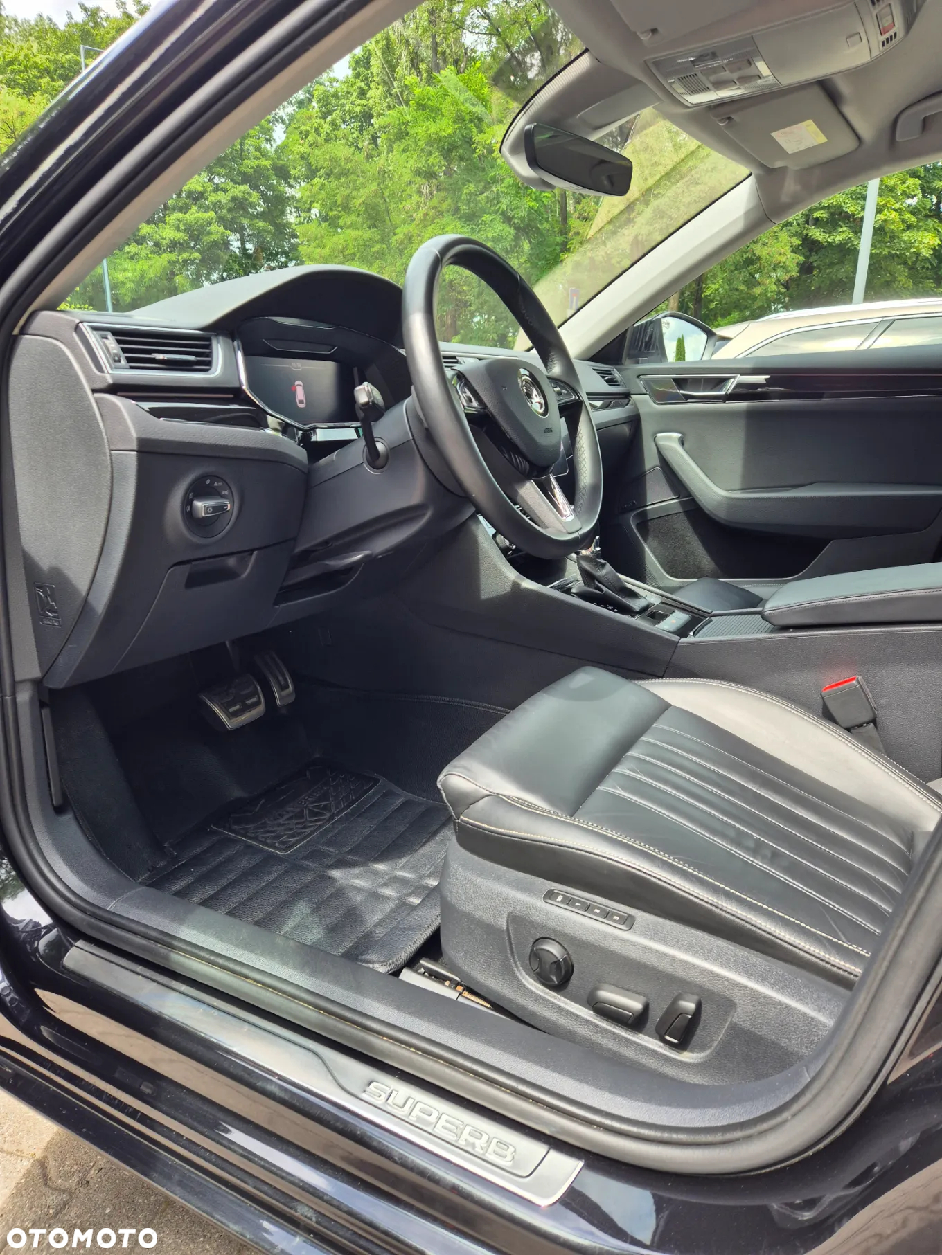 Skoda Superb 2.0 TDI L&K DSG - 9