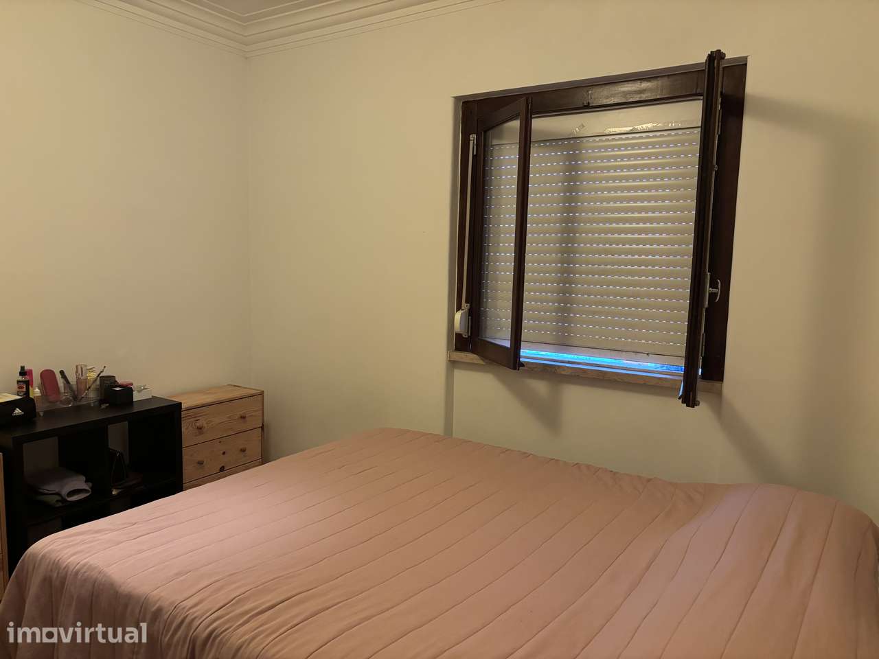 Quarto em apartamento T2 com mobília - Grande imagem: 4/12
