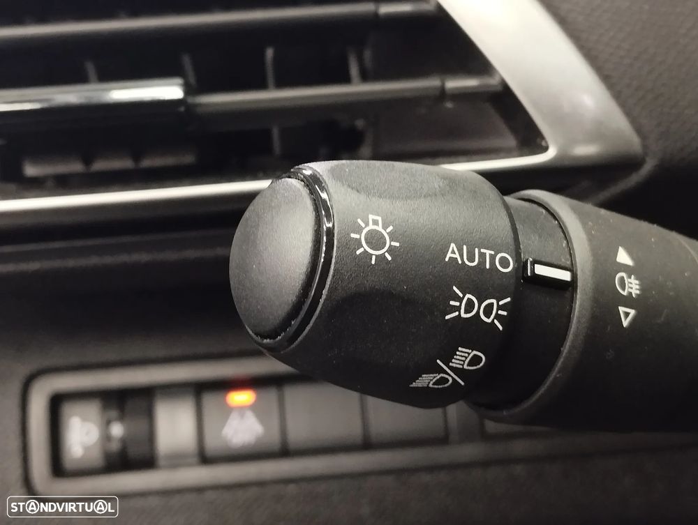 Peugeot 3008 1.5 BlueHDi Active Pack EAT8 - 23