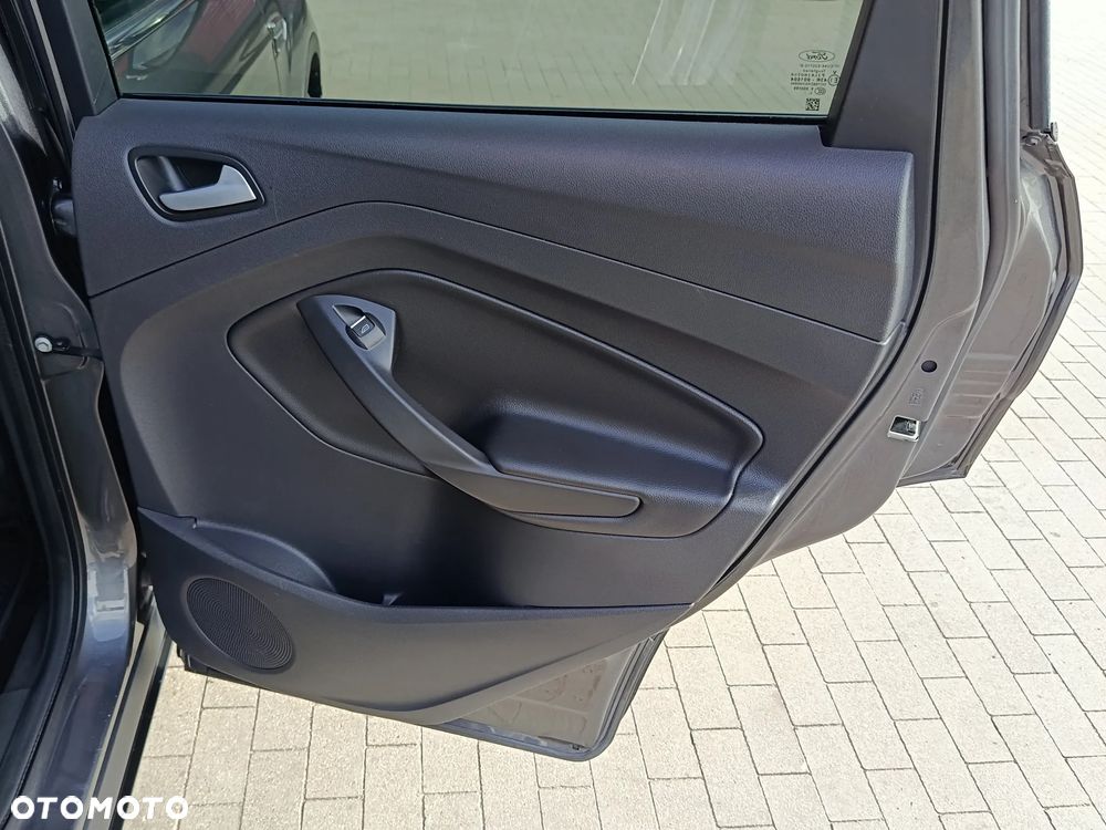 Ford Kuga - 34