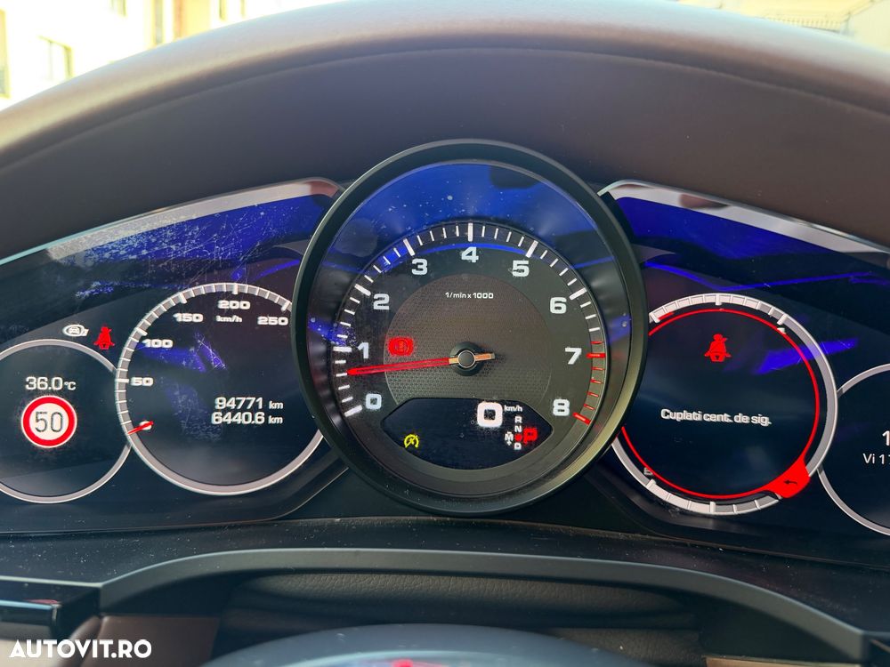 Porsche Cayenne - 13