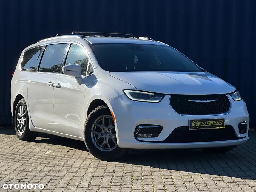 Chrysler Pacifica - 2