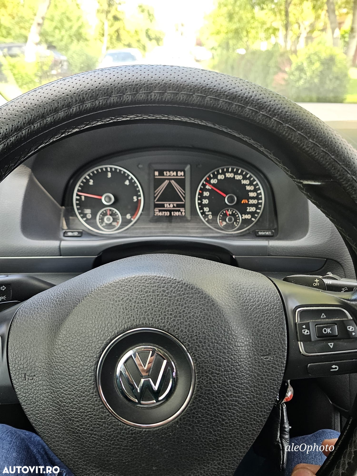 Volkswagen Touran 2.0 TDI DPF DSG Cross - 12