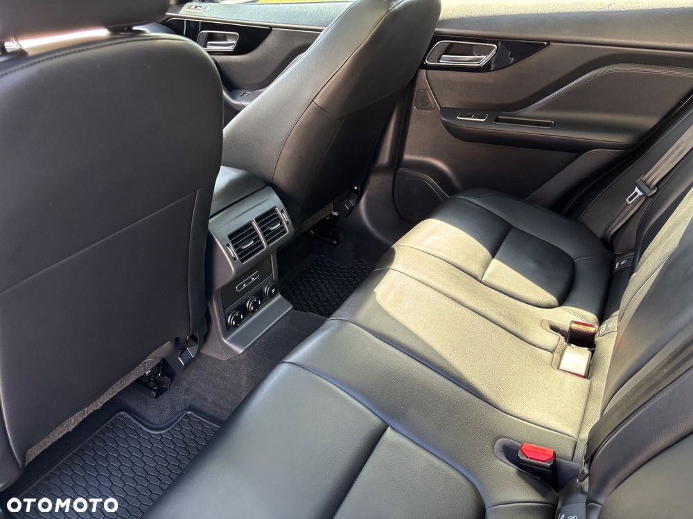 Jaguar F-Pace 25t AWD Prestige - 21