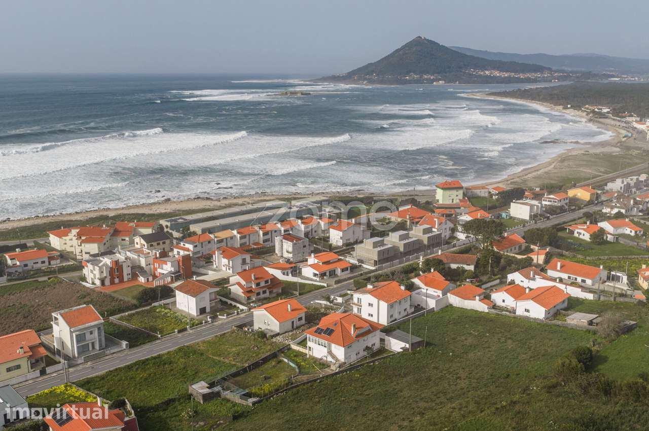 Terreno com 230 m2, 3ª linha de mar, praia de Moledo, Caminha - Grande imagem: 2/24