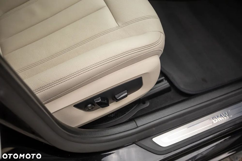 BMW Seria 5 520d Luxury Line - 22