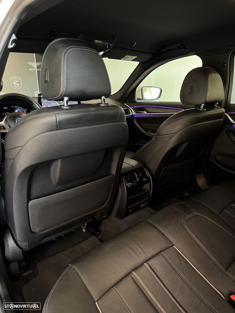 BMW 530 e Pack Desportivo M - 13