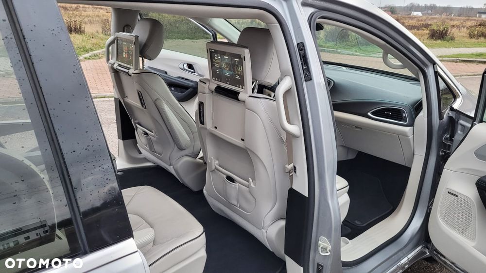 Chrysler Pacifica - 7