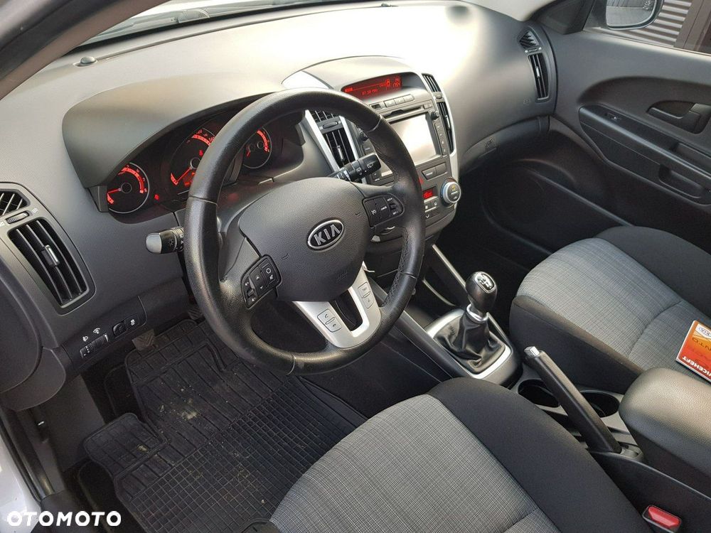 Kia Ceed - 14