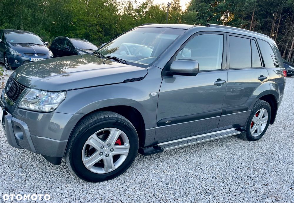Suzuki Grand Vitara 2.0 Club Family - 12
