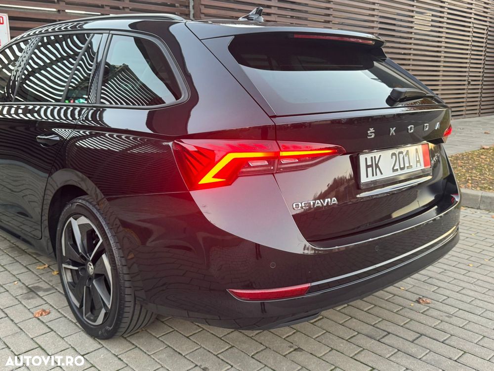 Skoda Octavia Combi 2.0 TDI Sportline - 38