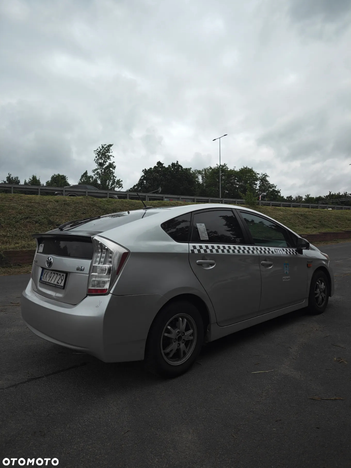 Toyota Prius 1.8 HSD Luna - 4