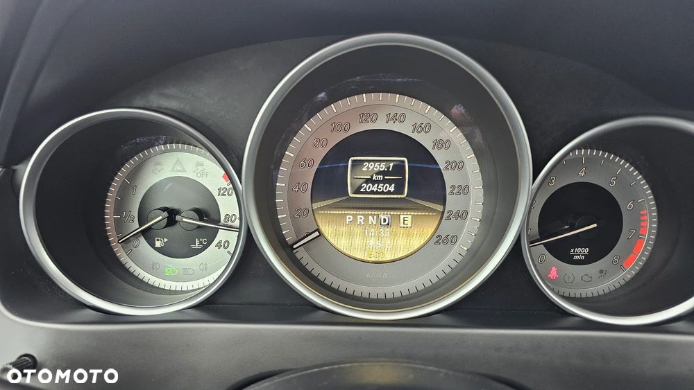 Mercedes-Benz Klasa C 250 (BlueEFFICIENCY) 7G-TRONIC Avantgarde - 29
