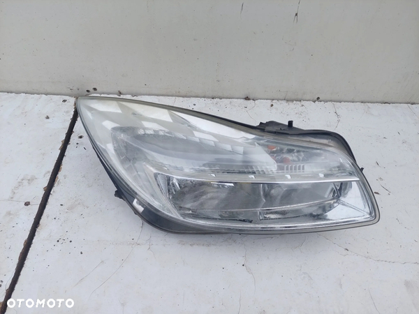 LAMPA OPEL INSIGNIA A PRAWA PRZÓD EUROPA
