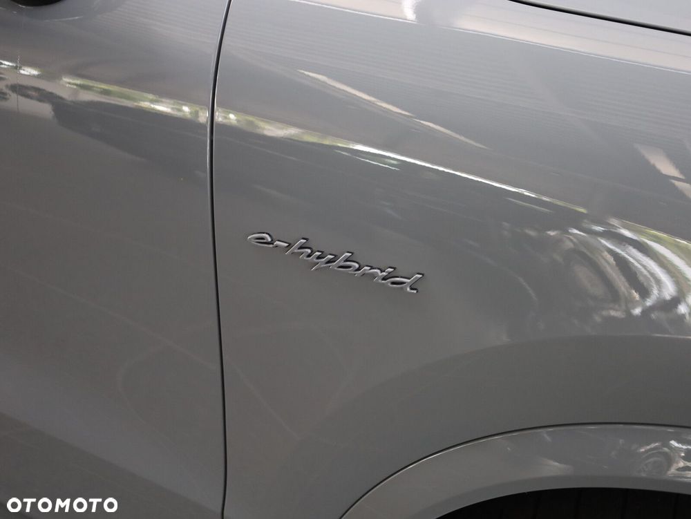 Porsche Cayenne - 23