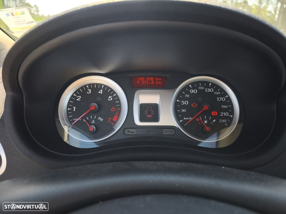 Renault Clio - 9