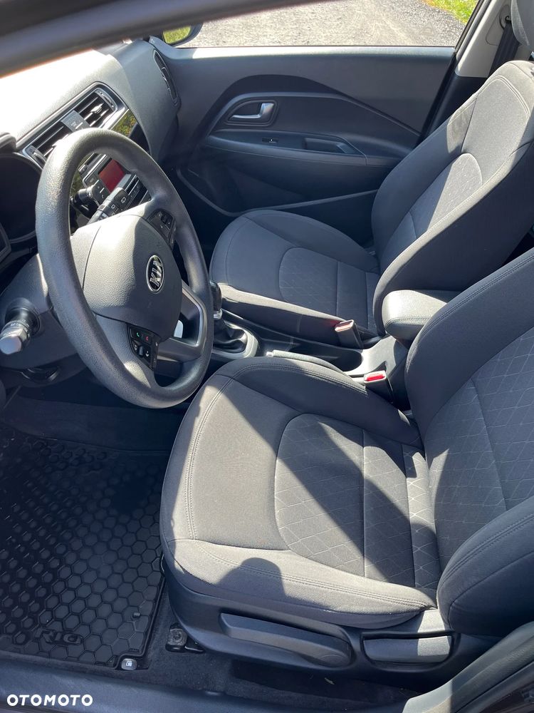 Kia Rio - 7