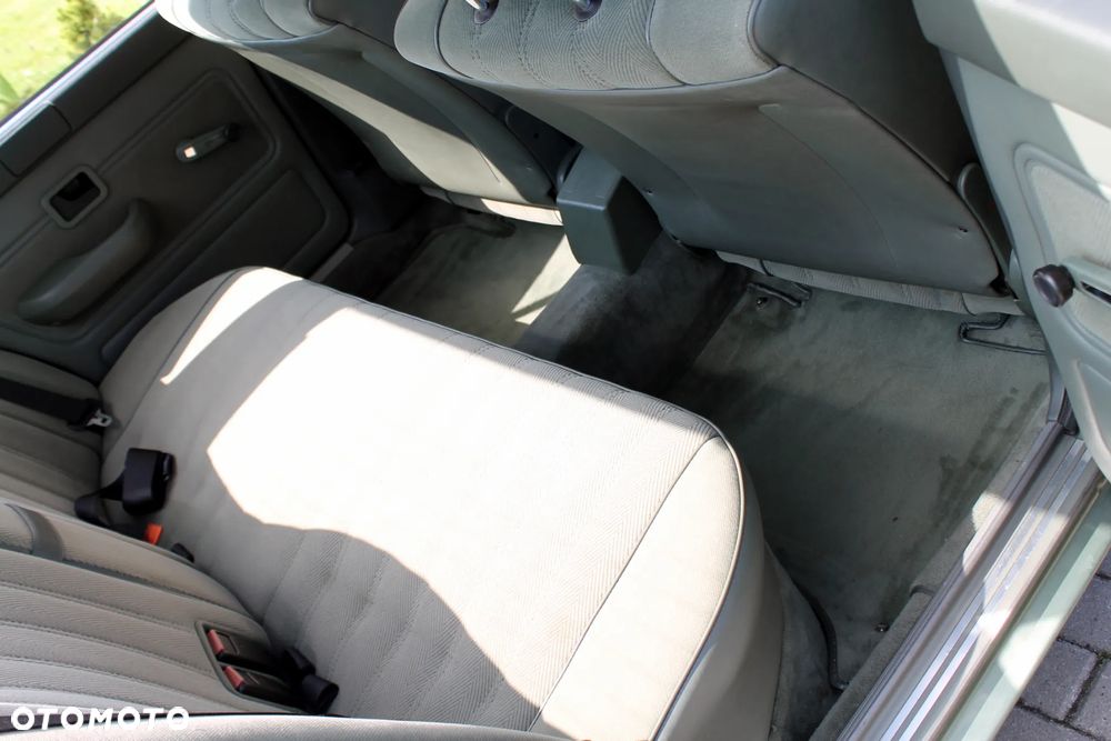 BMW Seria 5 525 e - 15