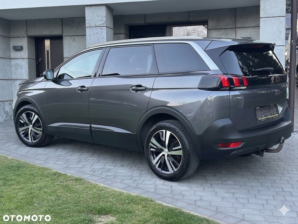 Peugeot 5008 - 8