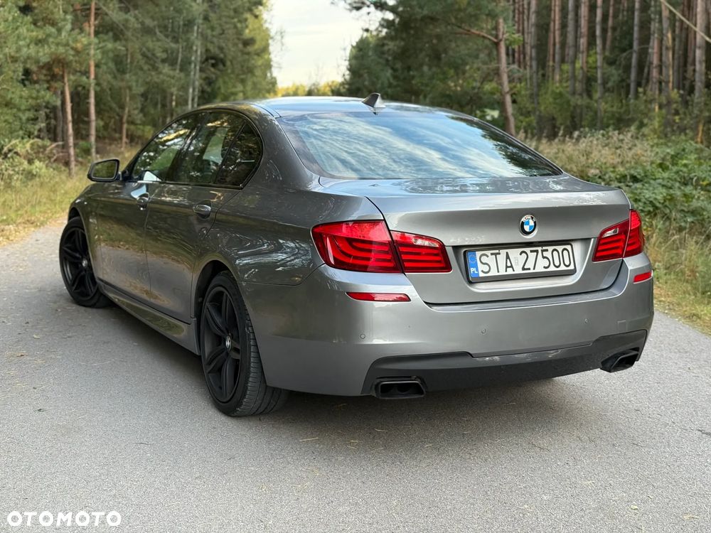 BMW Seria 5 550i - 5