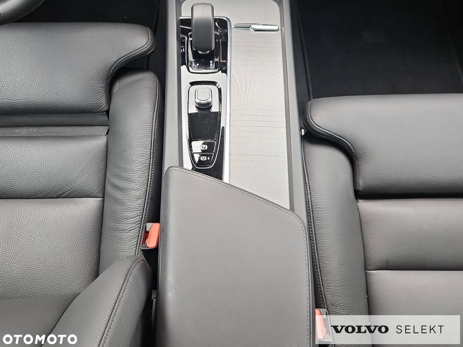 Volvo XC 60 T6 AWD Plug-in Hybrid Plus Dark - 22