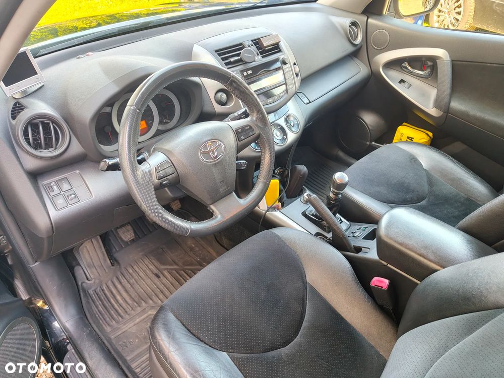 Toyota RAV4 2.2 D-4D Sol - 25