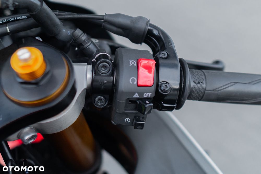 Yamaha R7 - 22