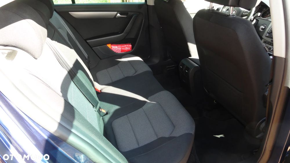 Volkswagen Passat 1.4 TSI BMT Comfortline - 10