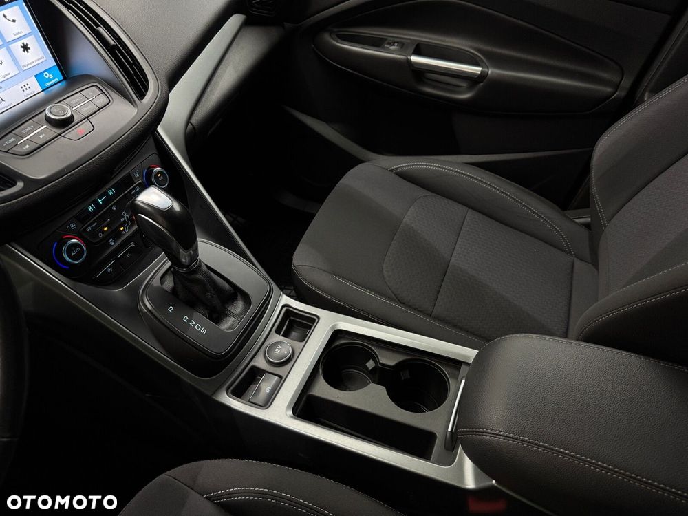 Ford Kuga 2.0 TDCi AWD Titanium - 25