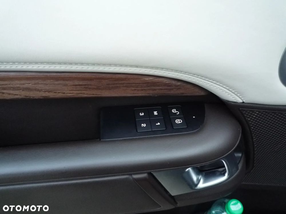 Land Rover Discovery 2.0 Sd4 SkyView Edition - 12