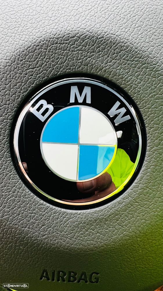 BMW 320 d Pack M - 13