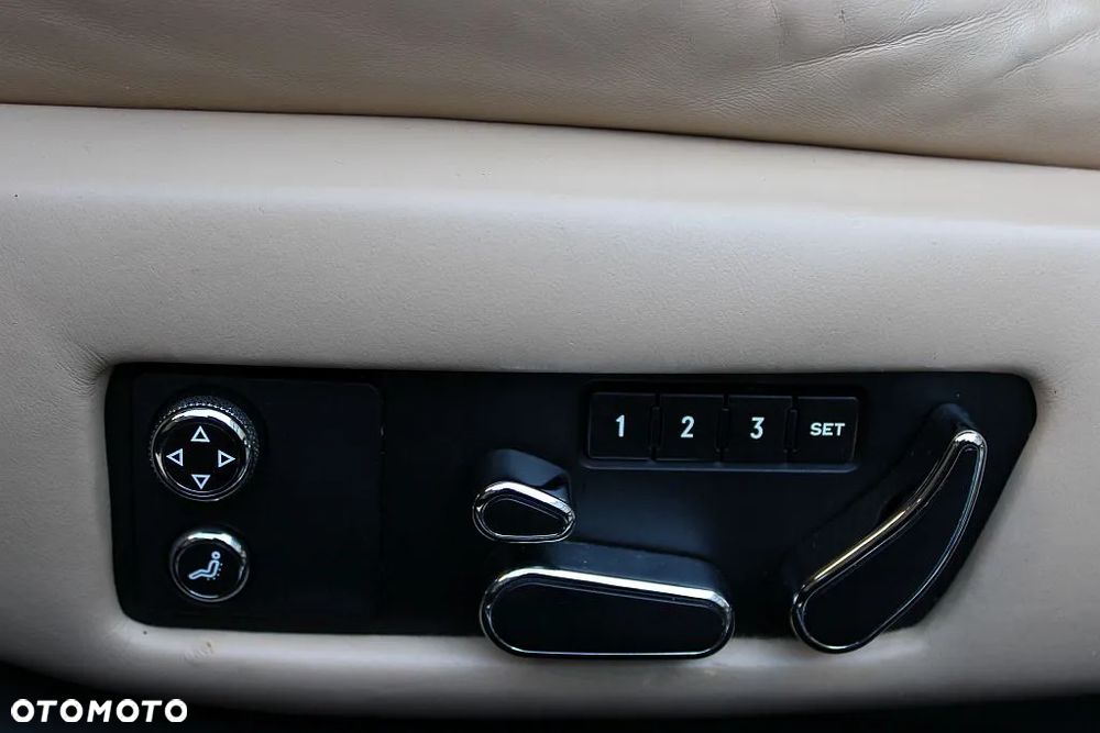 Bentley Azure Standard - 12