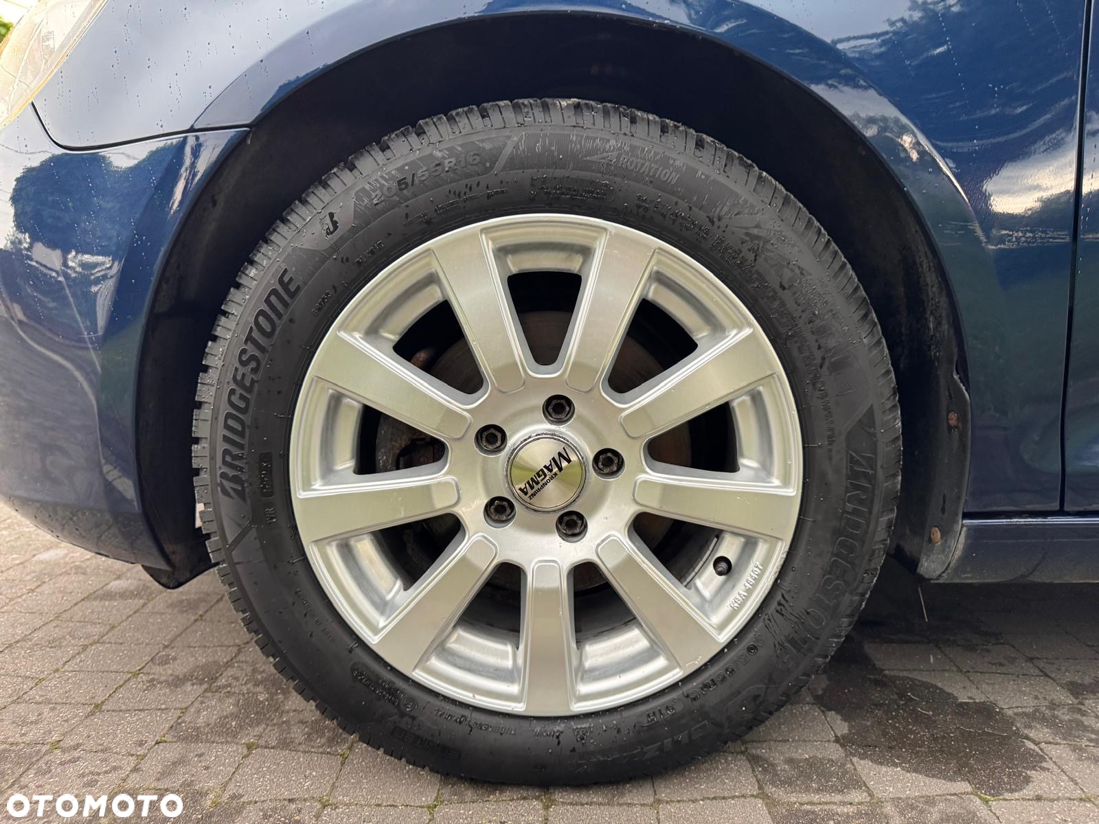 Volkswagen Golf 1.6 TDI BlueMotion Technology Comfortline - 24