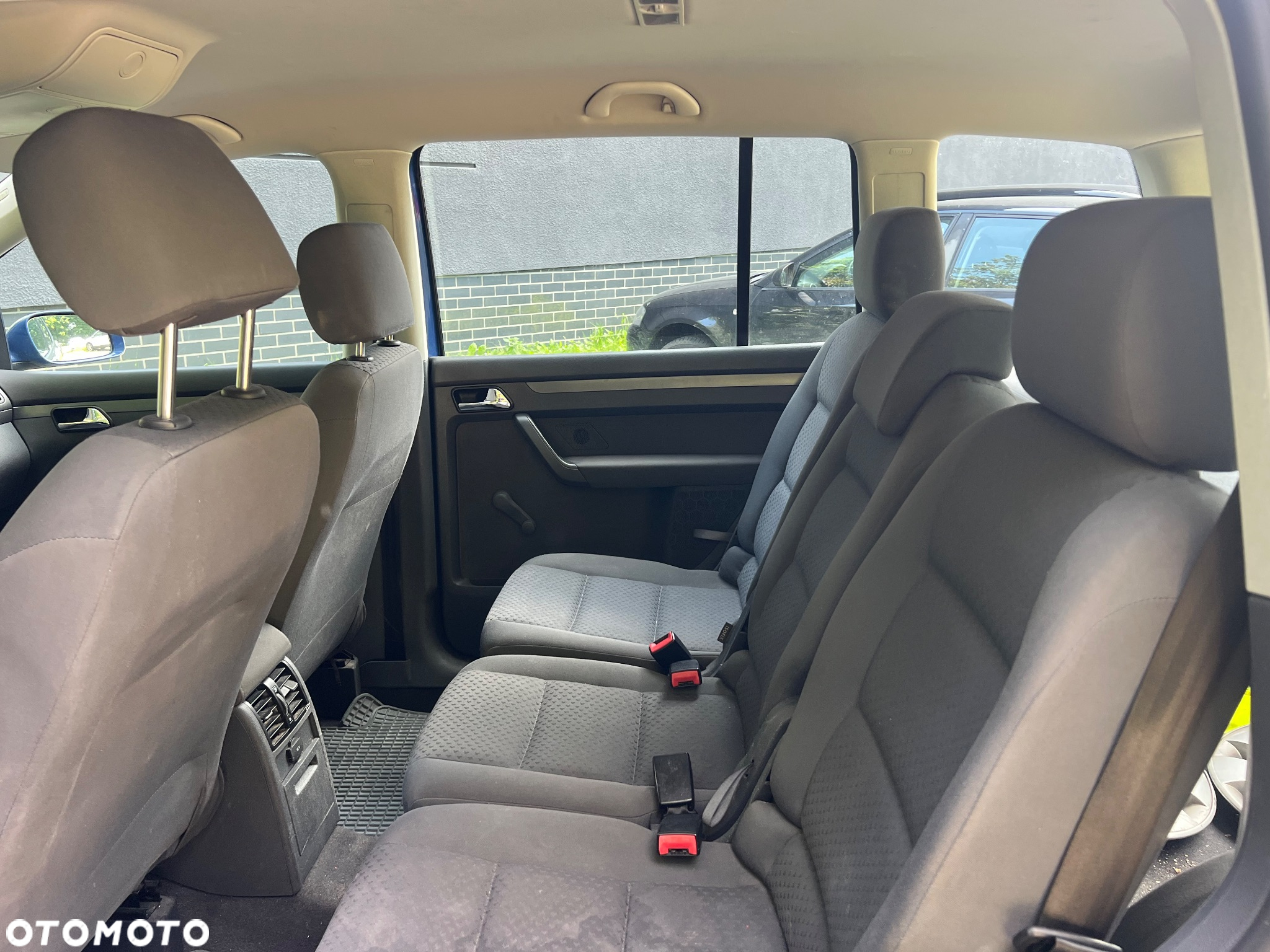 Volkswagen Touran 1.9 TDI Conceptline - 9
