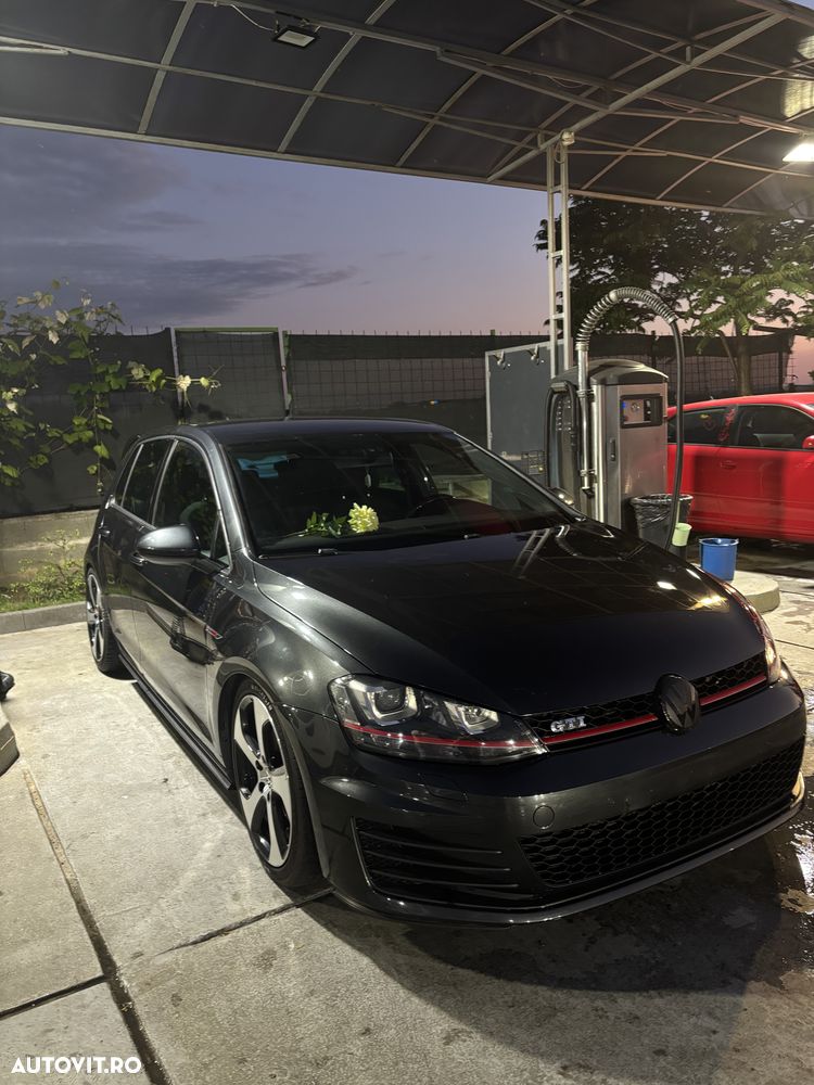 Volkswagen Golf 2.0 TSI GTI - 4