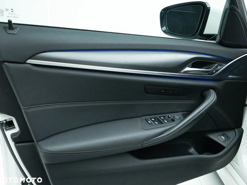BMW Seria 5 530i xDrive M Sport sport - 32