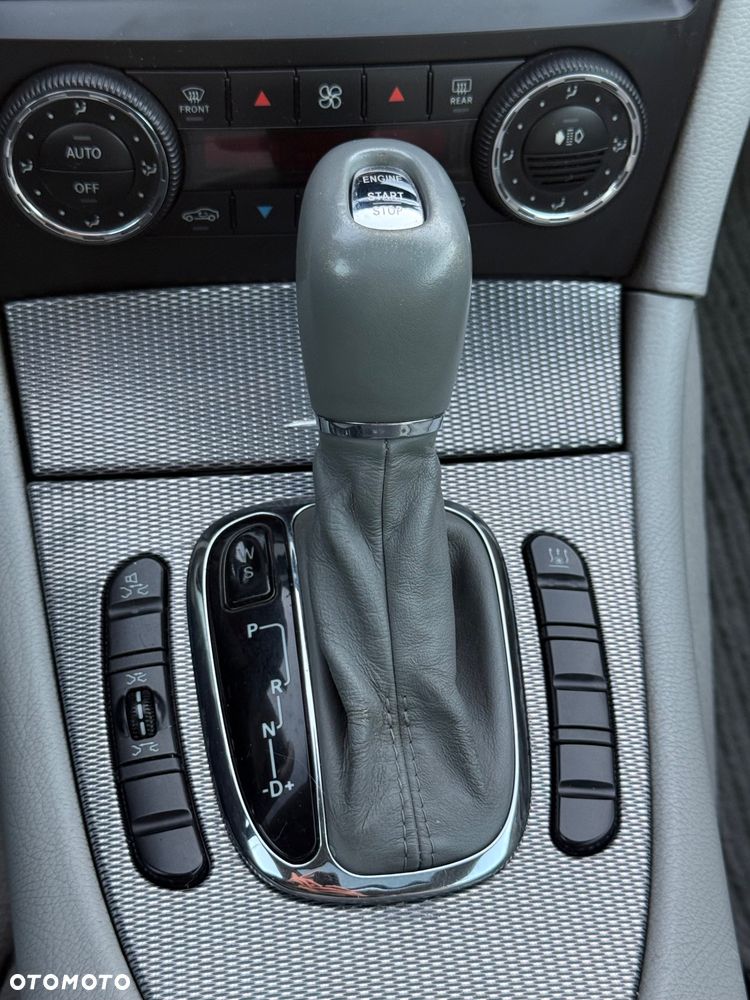 Mercedes-Benz CLK 320 - 32