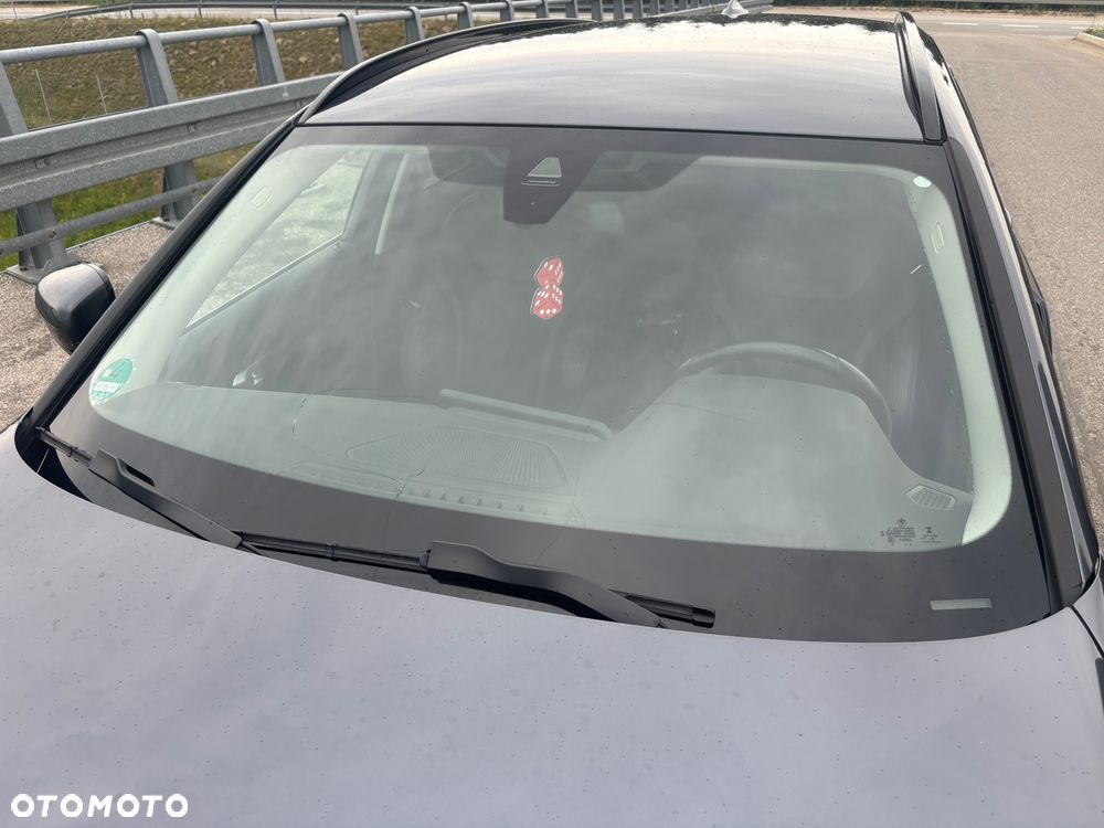 BMW Seria 3 318d Sport Line Shadow - 15